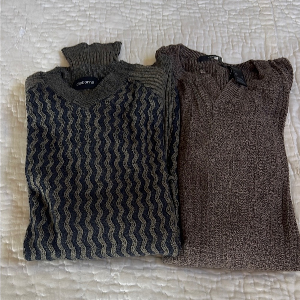 2 Mens Claiborne sweaters Brown & Green pullover V neck knits pattern & solid